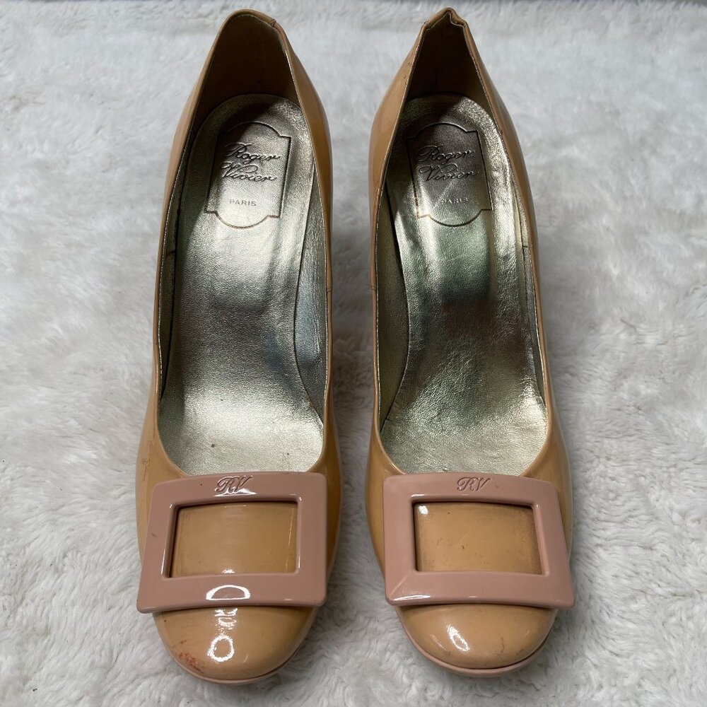 Roger Vivier Women's Tan Cream Pump Round Toe Slip On Heels Size 40